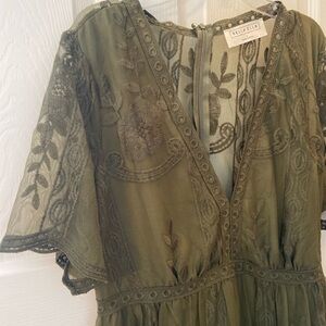 Bella Ella Boutique Light My Fire Olive Lace Mini Dress L✨NEVER WORN/BRAND NEW